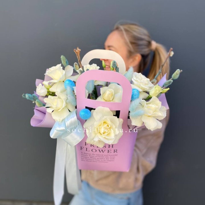 Цветочная сумочка "Пасхальная композиция" в Ульяновске