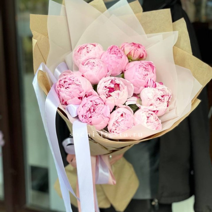 11 пионов в оформлении в Ульяновске