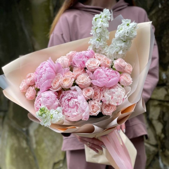 Букет с пионами №1 в Ульяновске