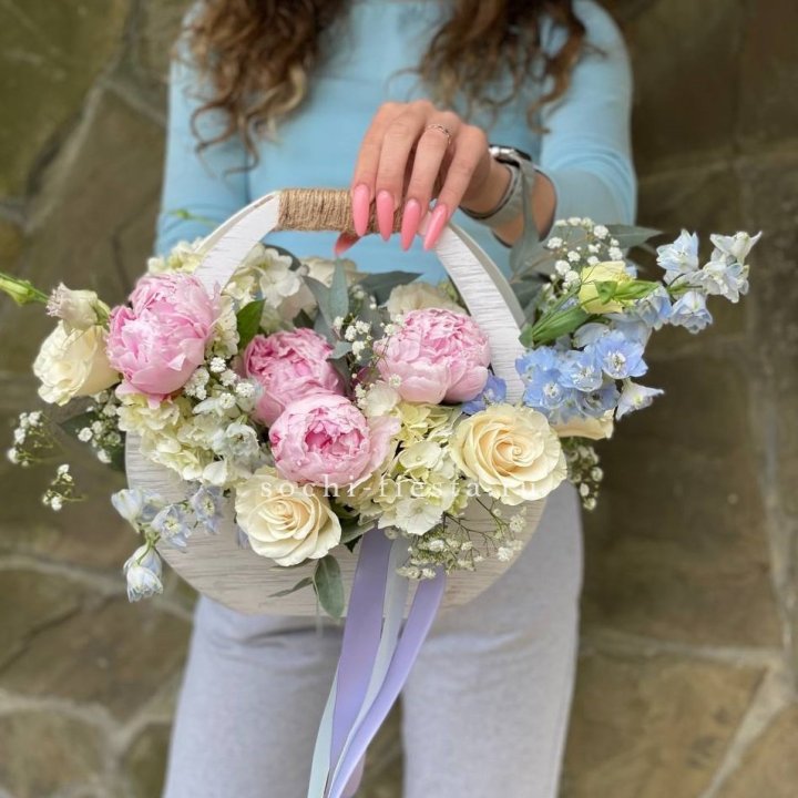 Ящик с пионами в Ульяновске