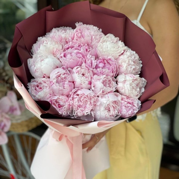 Букет 17 зефирных пионов в Ульяновске