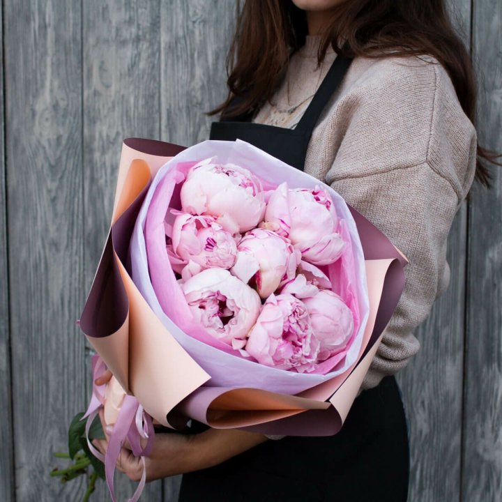 7 зефирных пионов в оформлении в Ульяновске