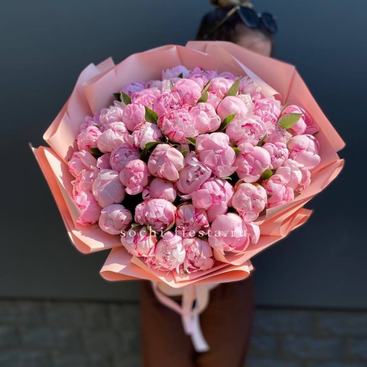Нежный букет 51 пионов  в Ульяновске