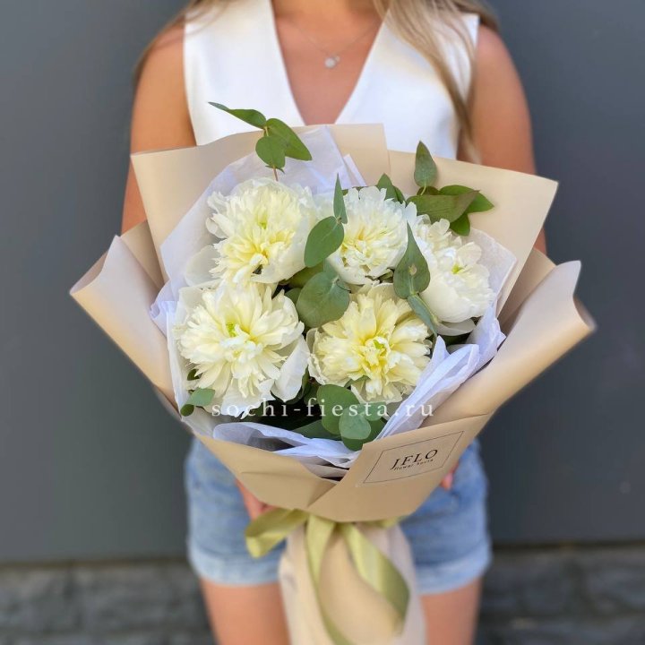  Букет белых пионов в Ульяновске