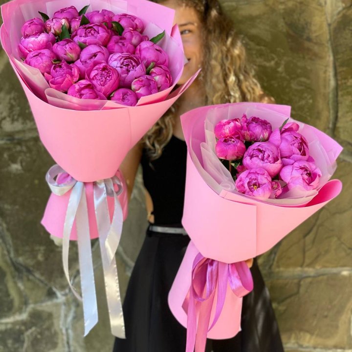 Букет ярких пионов  в Ульяновске