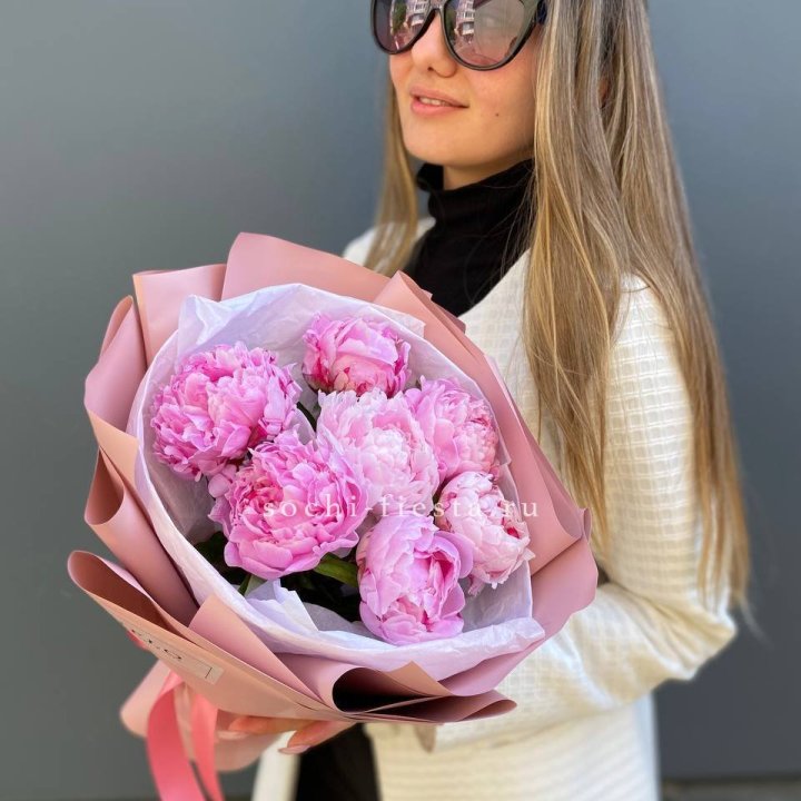 7 пионов в оформлении в Ульяновске