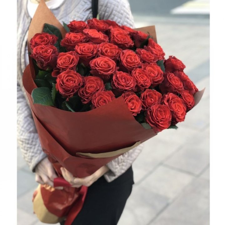 29 высоких роз  в Ульяновске