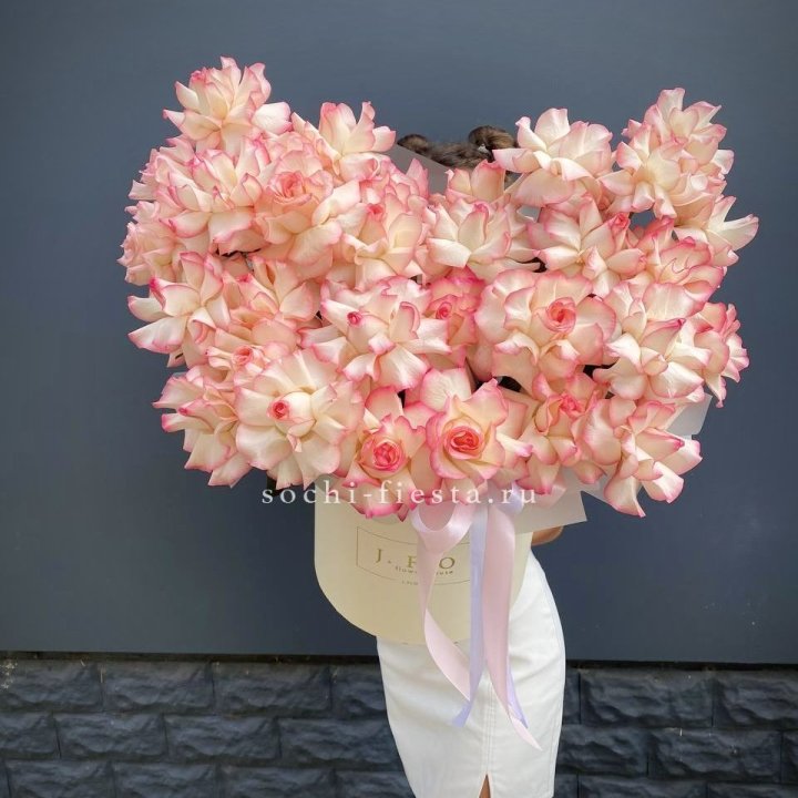 31 французская роза Джумилия в боксе в Ульяновске