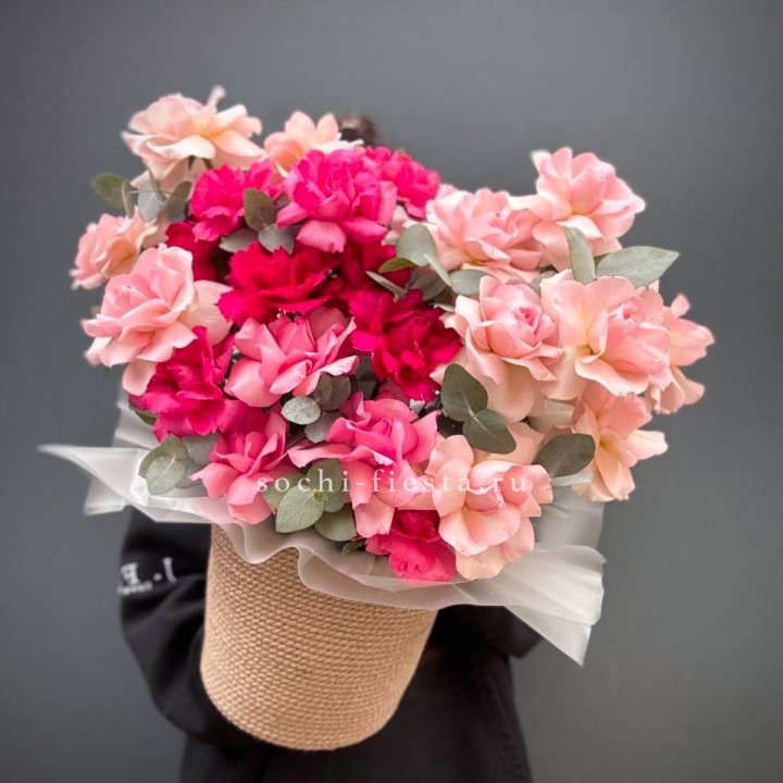 23 Французские розы Микс в боксе в Ульяновске