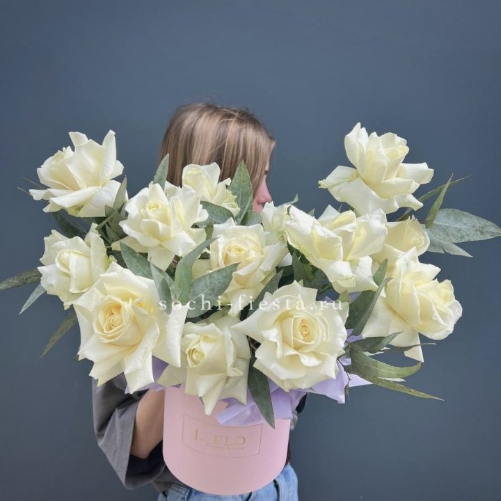 15 Французских роз в боксе в Ульяновске