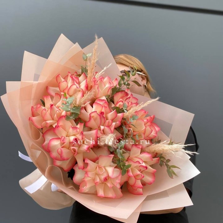 9 Французских роз Джумилия  в Ульяновске