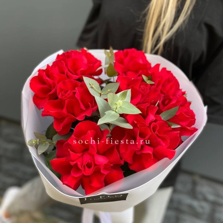 9 Красных французских роз в Ульяновске