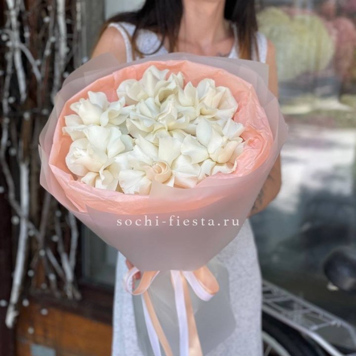 7 Белых французских роз в Ульяновске