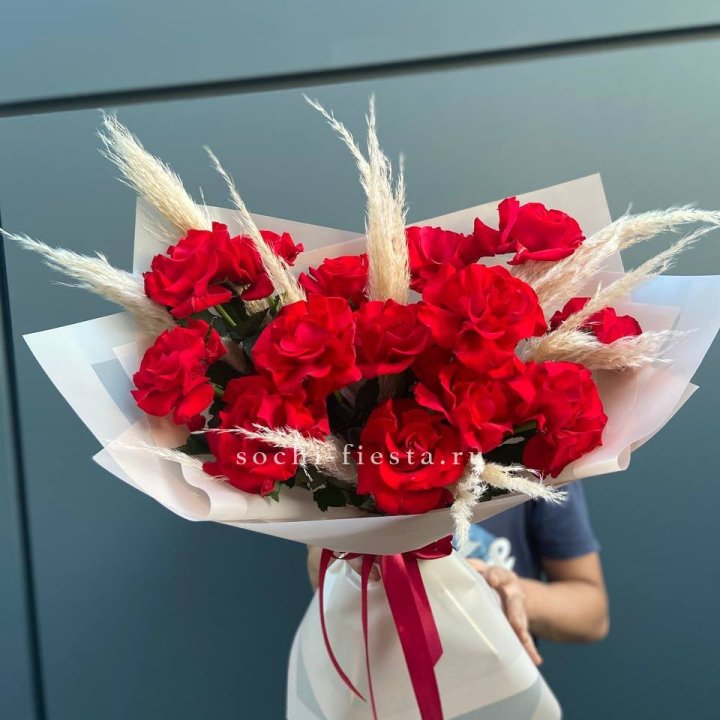 15 Красных французских розы в Ульяновске