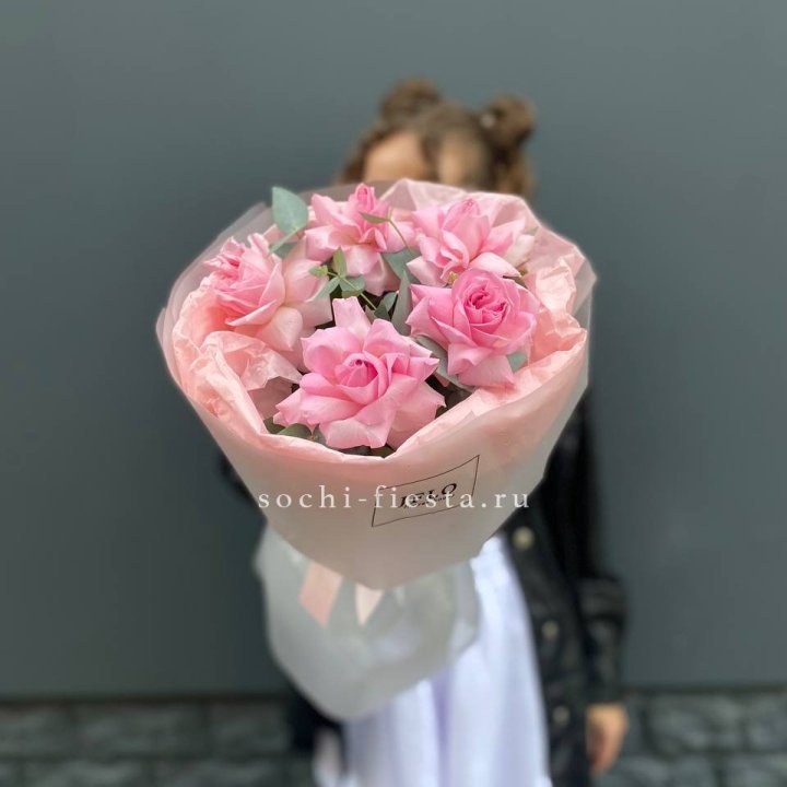 5 французских розовых роз  в Ульяновске