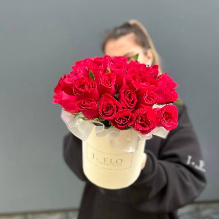 27 кенийских роз в боксе в Ульяновске