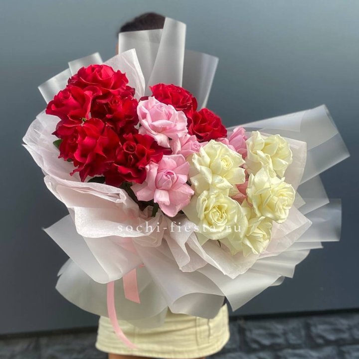 Микс из 17 роз в Ульяновске