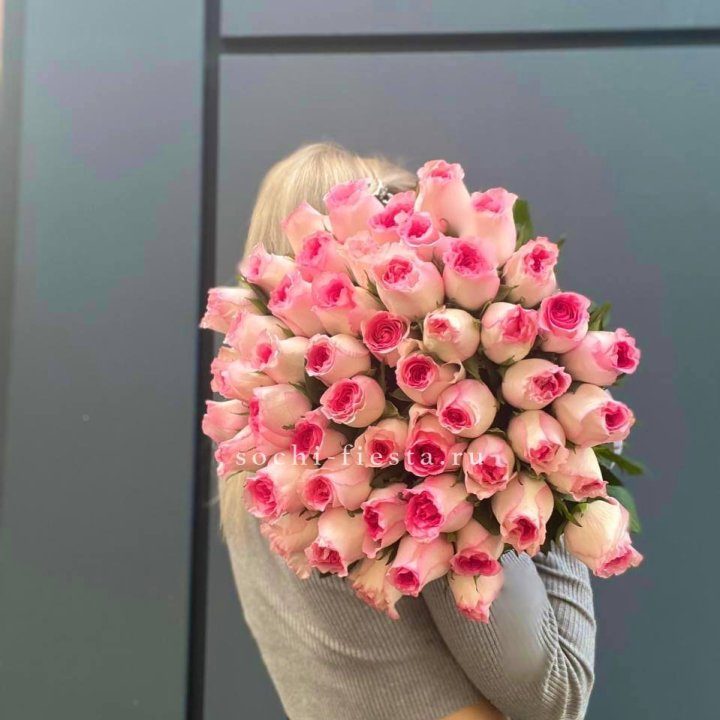 51 розовая роза в Ульяновске
