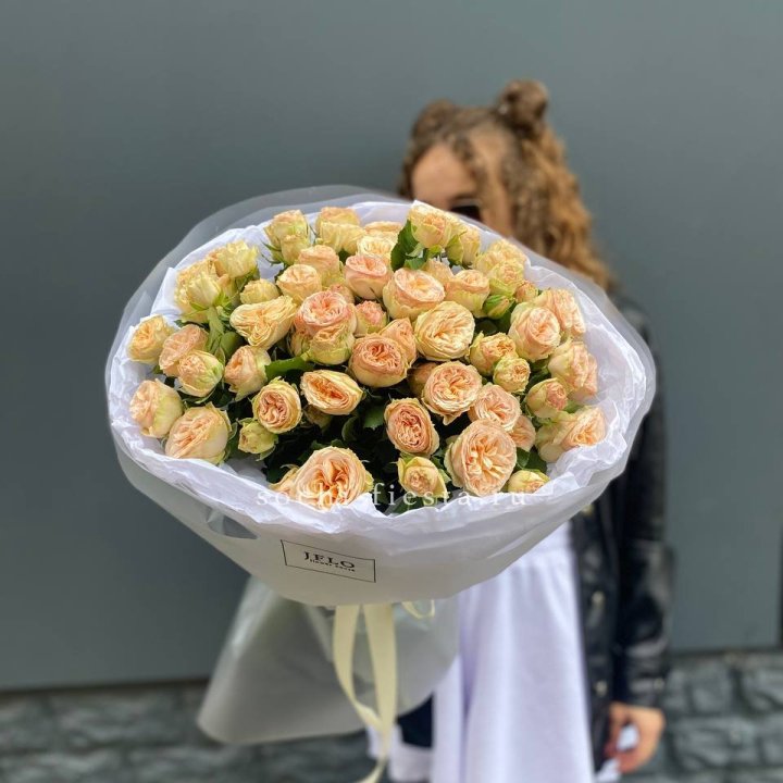 15 пионовидных роз в Ульяновске