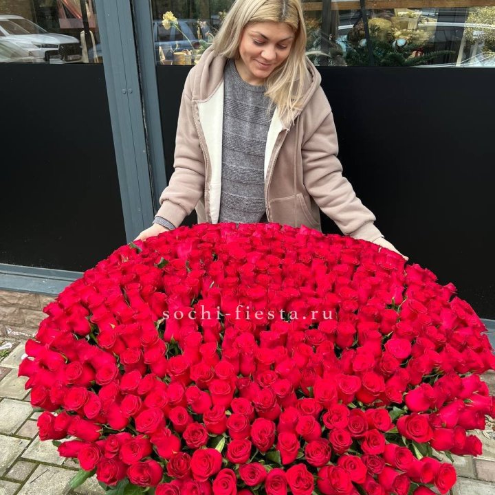 501 красная роза в корзине в Ульяновске