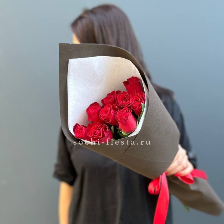 9 красных роз в фоамиране в Ульяновске