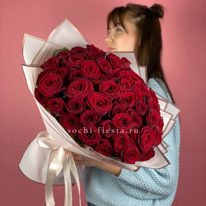 51 красная роза "Лавели" в Ульяновске
