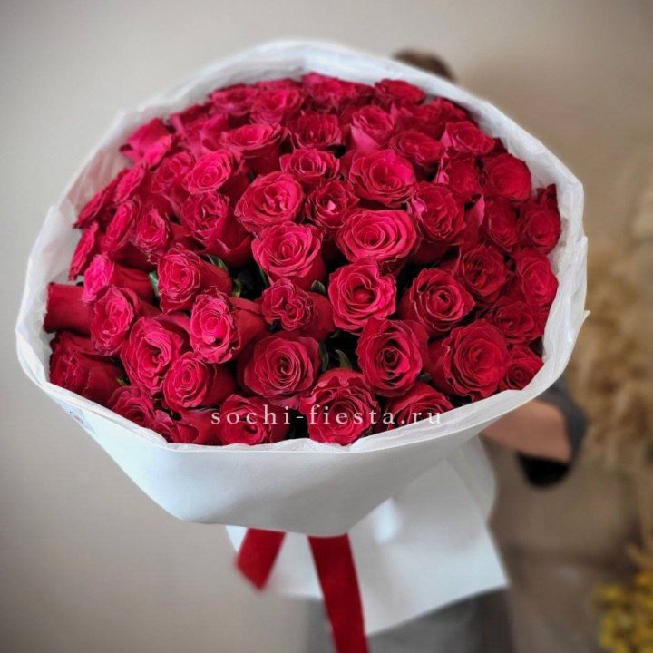 65 красных роз вайт в Ульяновске