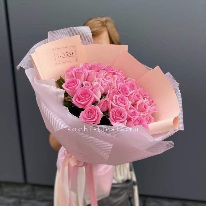 33 Розовые розы в Ульяновске