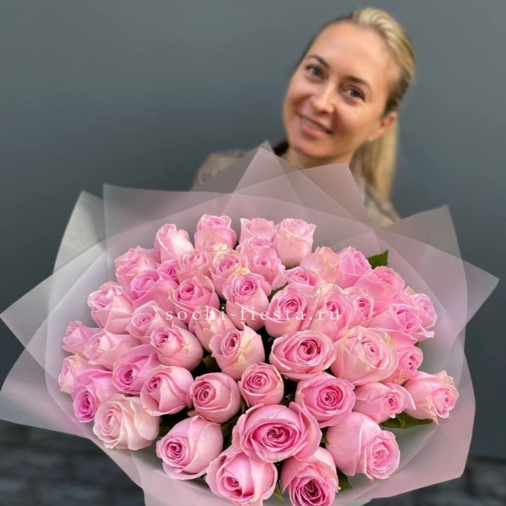 51 розовая роза в Ульяновске