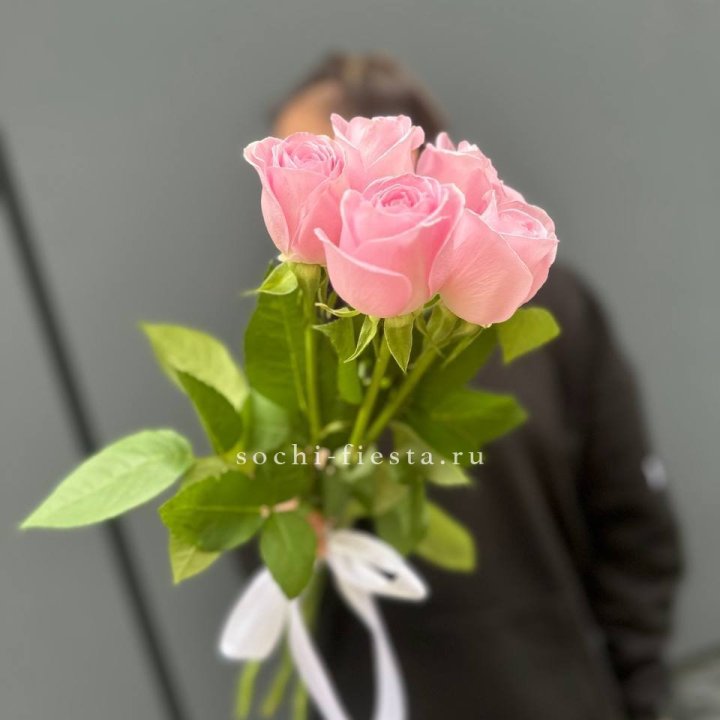 Букет 5 розовых роз  в Ульяновске