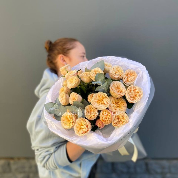 7 пионовидных роз в Ульяновске