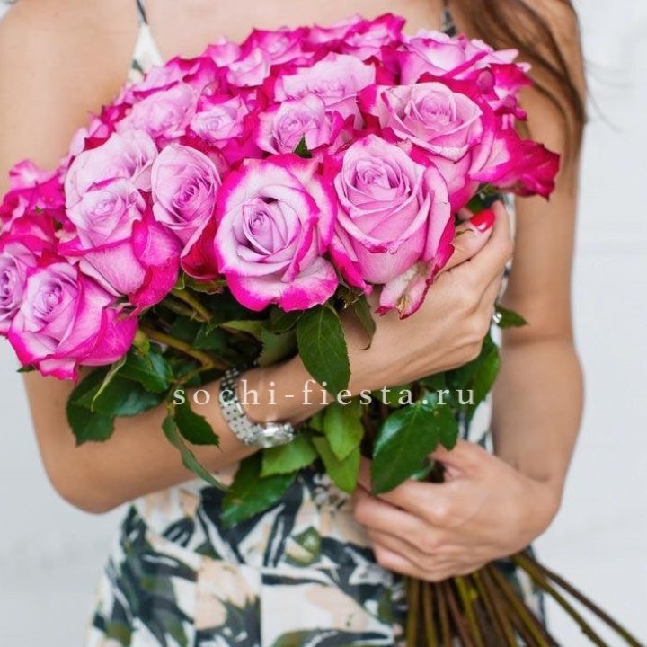 Букет высоких роз Ди перпел в Ульяновске