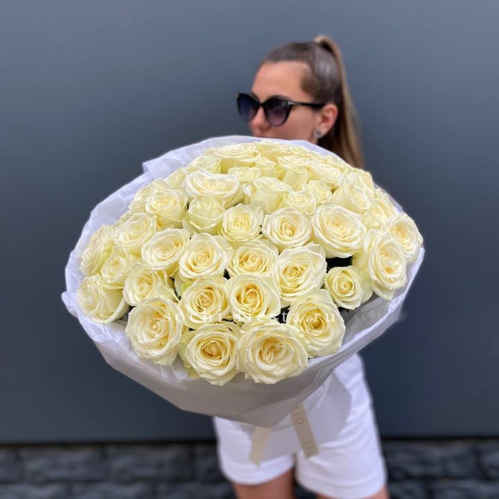 51 белая роза  в Ульяновске