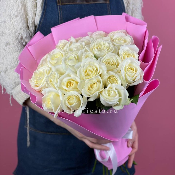 25 белых роз в Ульяновске