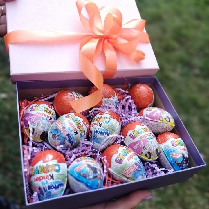 Коробка с киндерами в Ульяновске