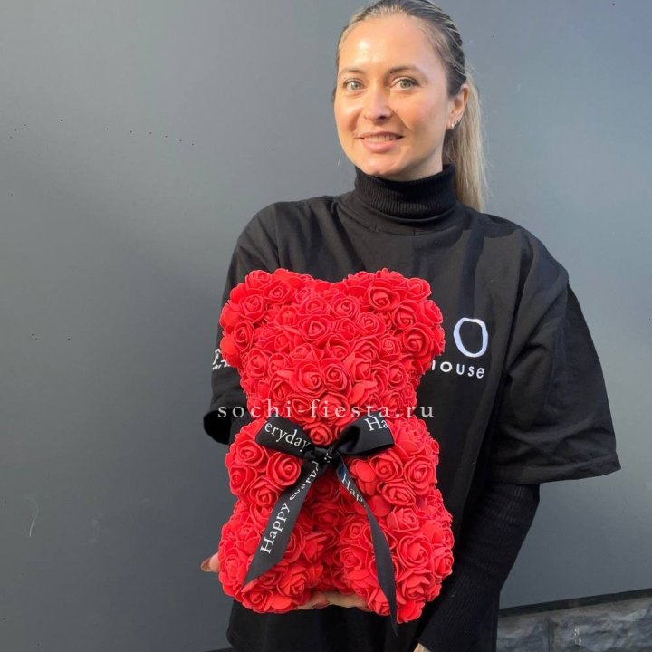 Медведь из роз красный в Ульяновске