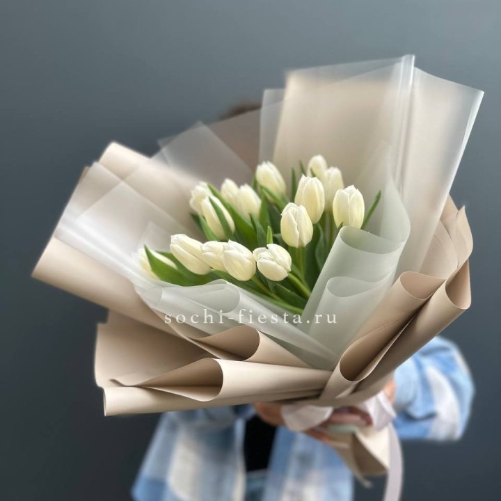 Букет из 15 белых тюльпанов в Ульяновске