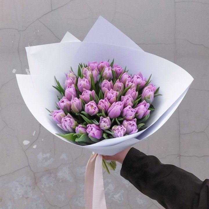 35 сиреневых тюльпанов в Ульяновске