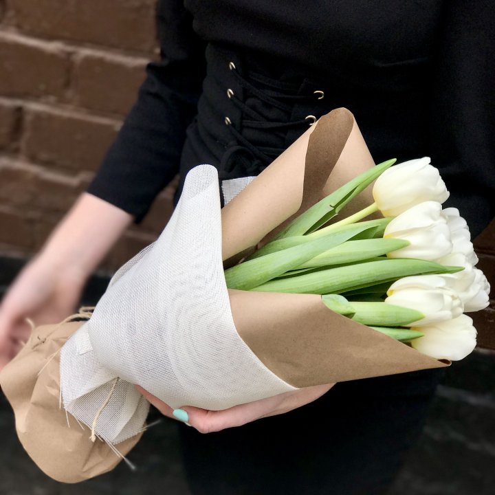 Букет белых тюльпанов в Ульяновске