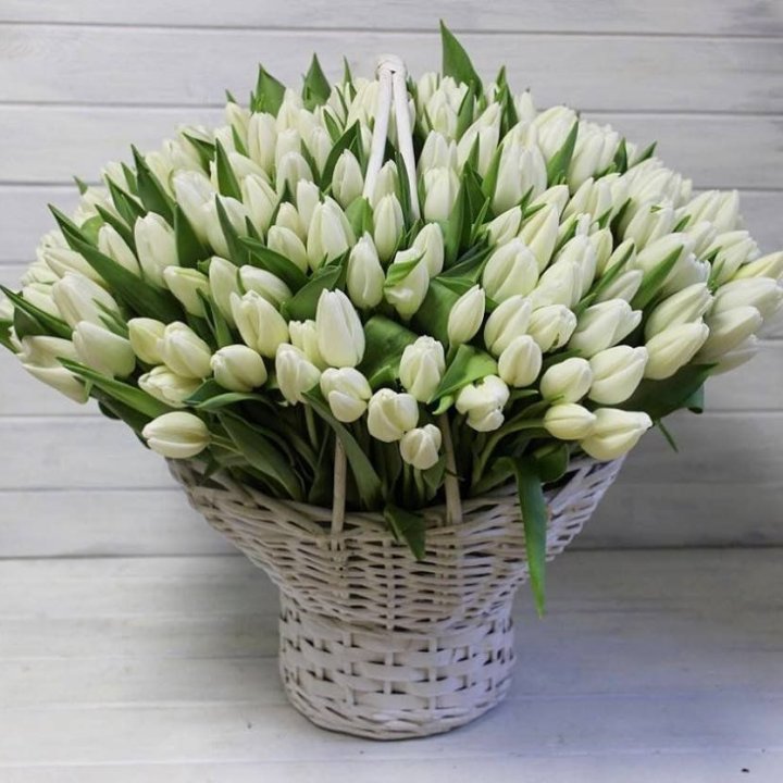 Корзина из 151 тюльпана в Ульяновске