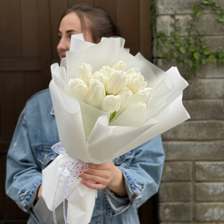 Букет белоснежных тюльпанов в Ульяновске
