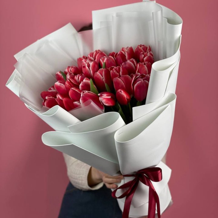 Букет красных тюльпанов в Ульяновске